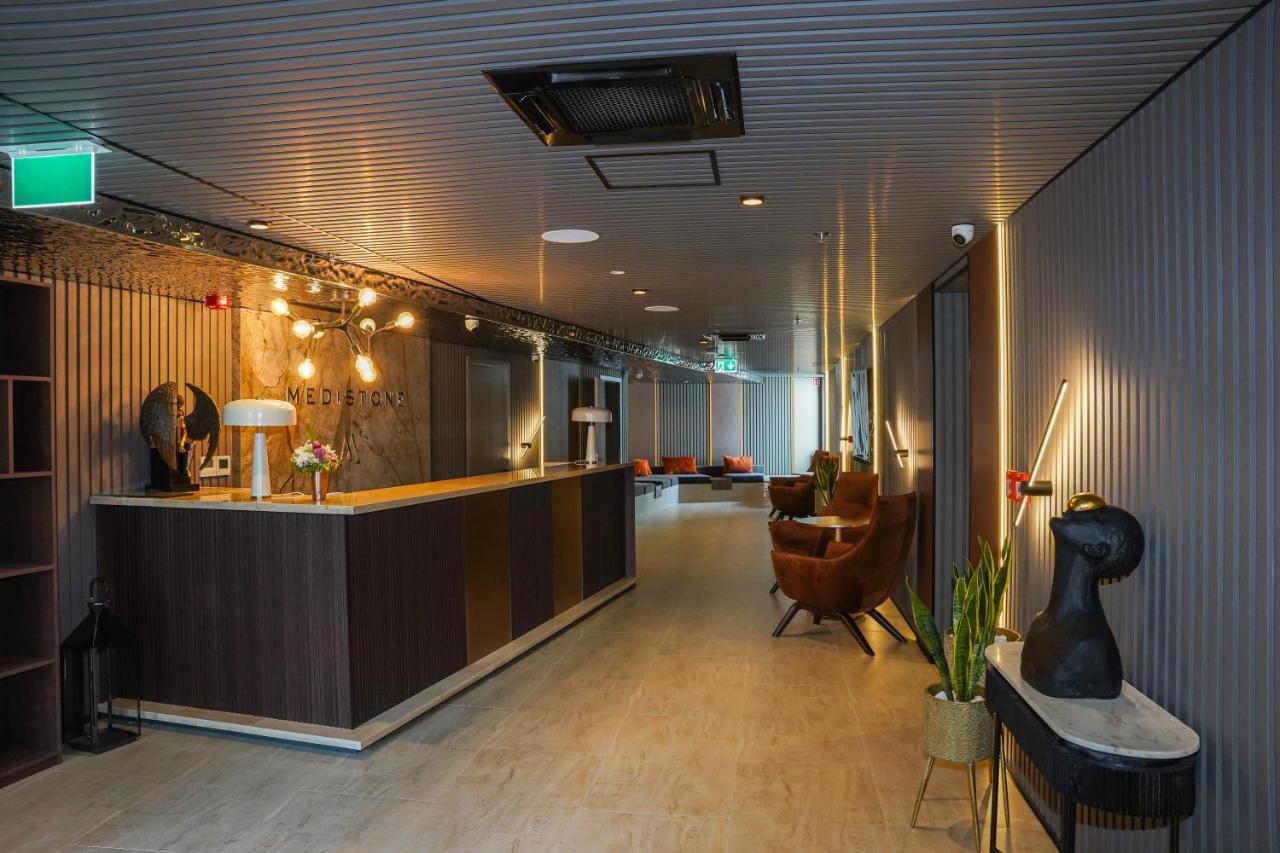 Hotel Medistone أوميس المظهر الخارجي الصورة