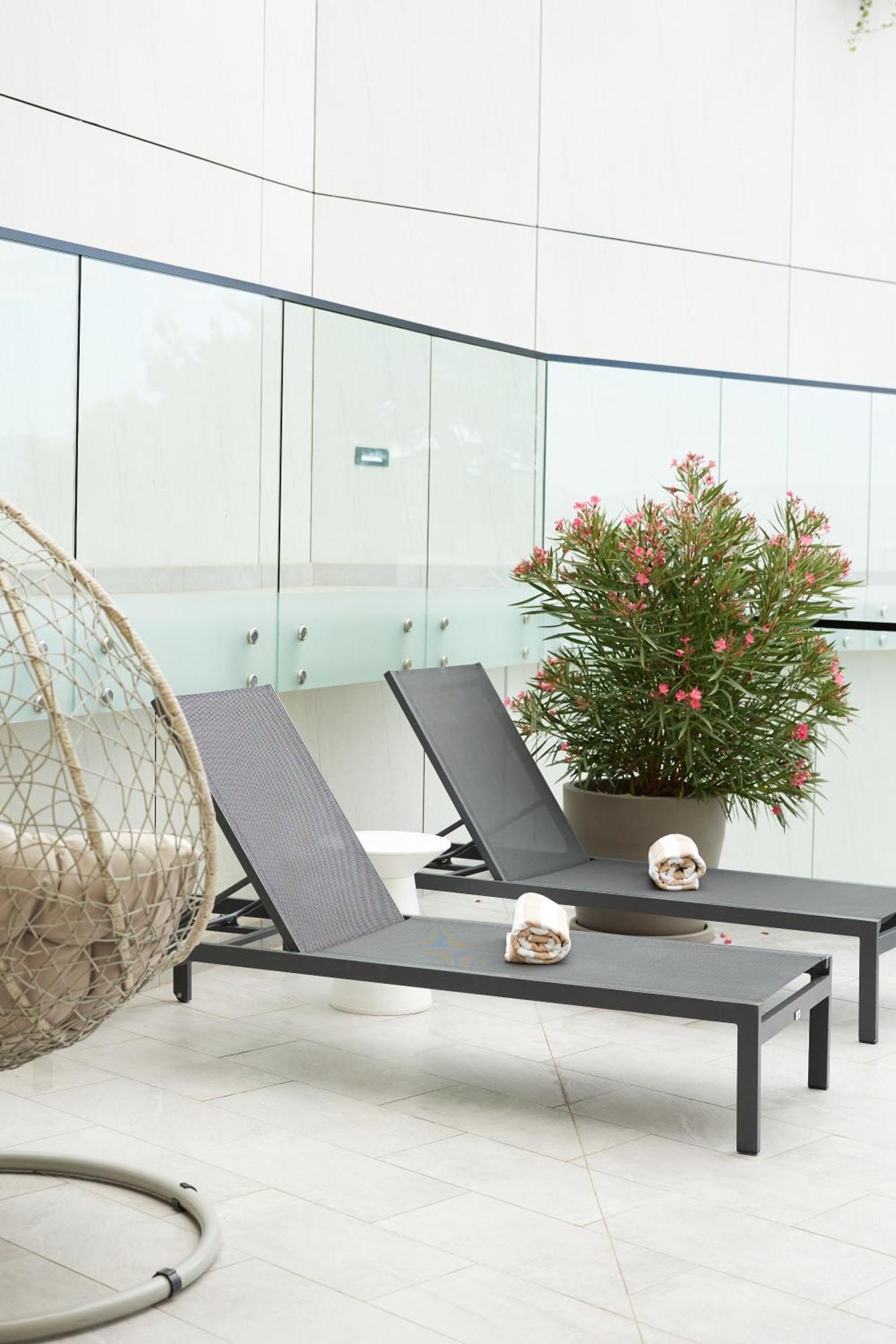 Hotel Medistone أوميس المظهر الخارجي الصورة