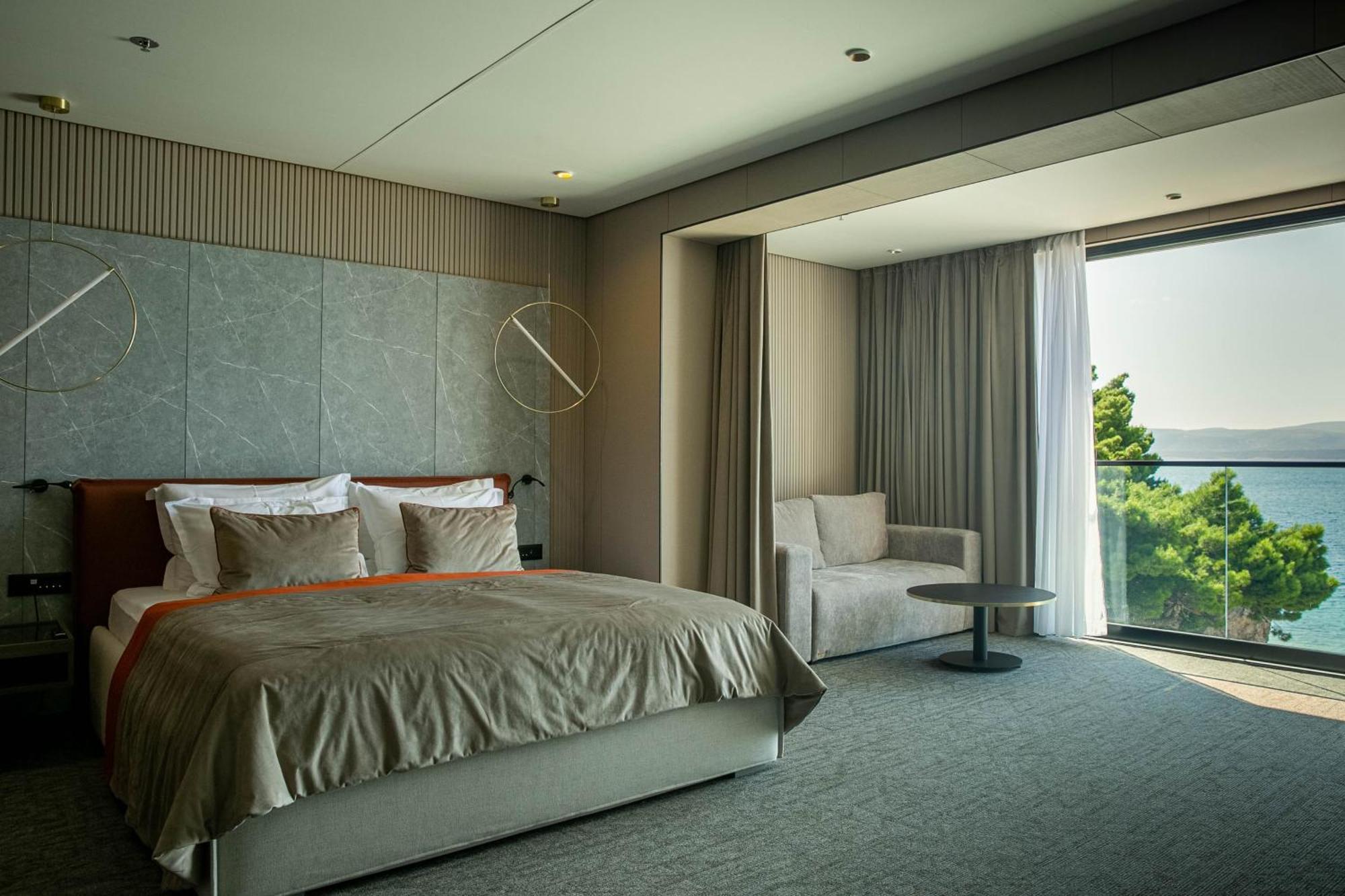Hotel Medistone أوميس المظهر الخارجي الصورة