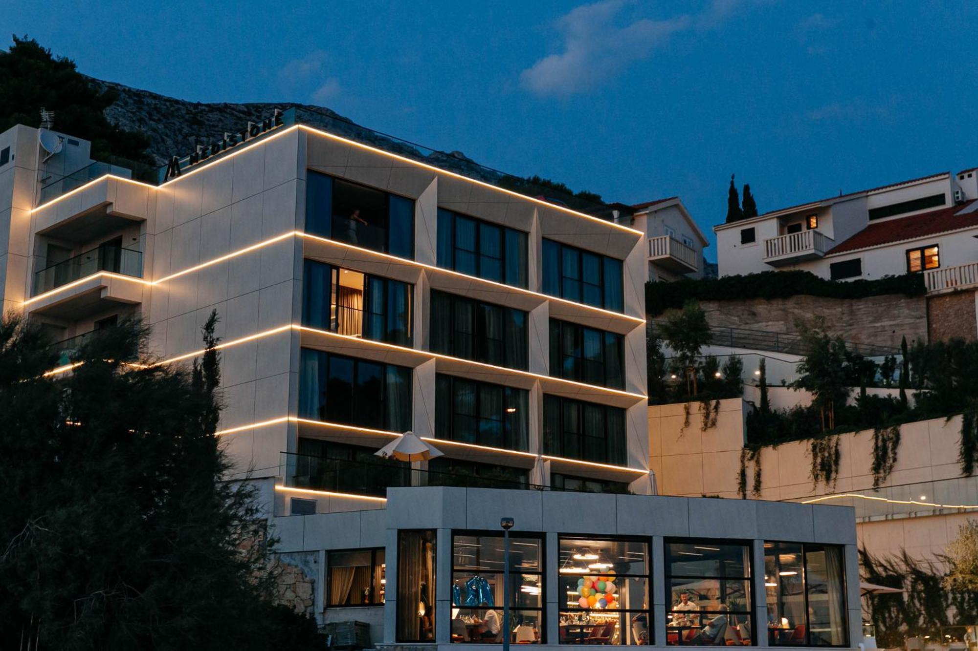 Hotel Medistone أوميس المظهر الخارجي الصورة