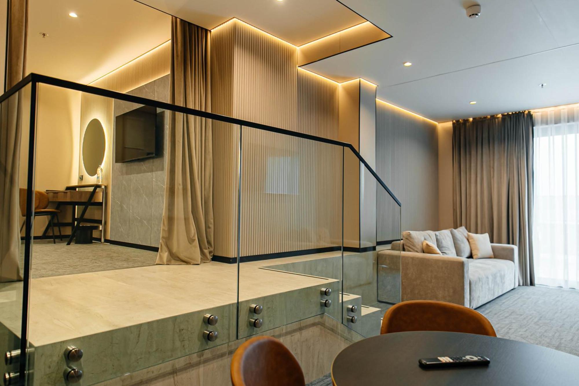 Hotel Medistone أوميس المظهر الخارجي الصورة