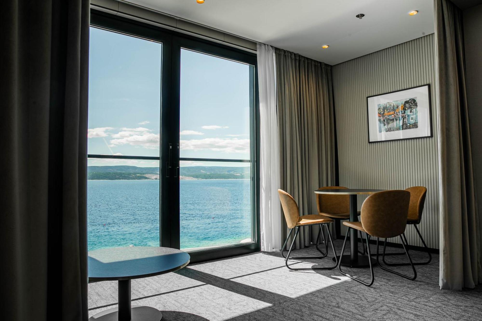 Hotel Medistone أوميس المظهر الخارجي الصورة