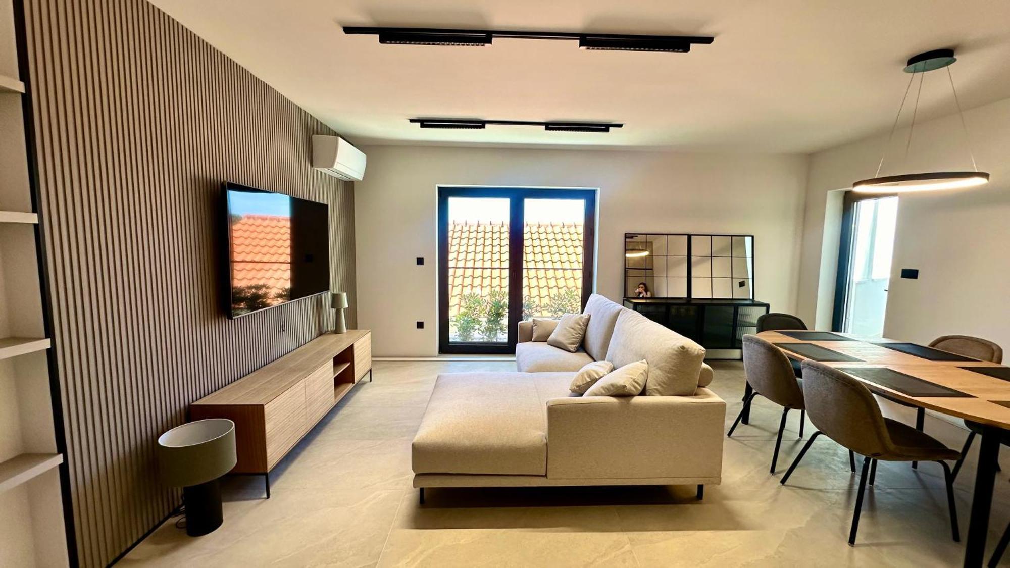 Hotel Medistone أوميس المظهر الخارجي الصورة