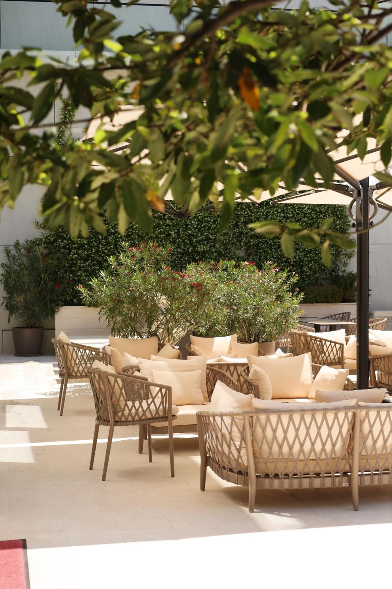 Hotel Medistone أوميس المظهر الخارجي الصورة