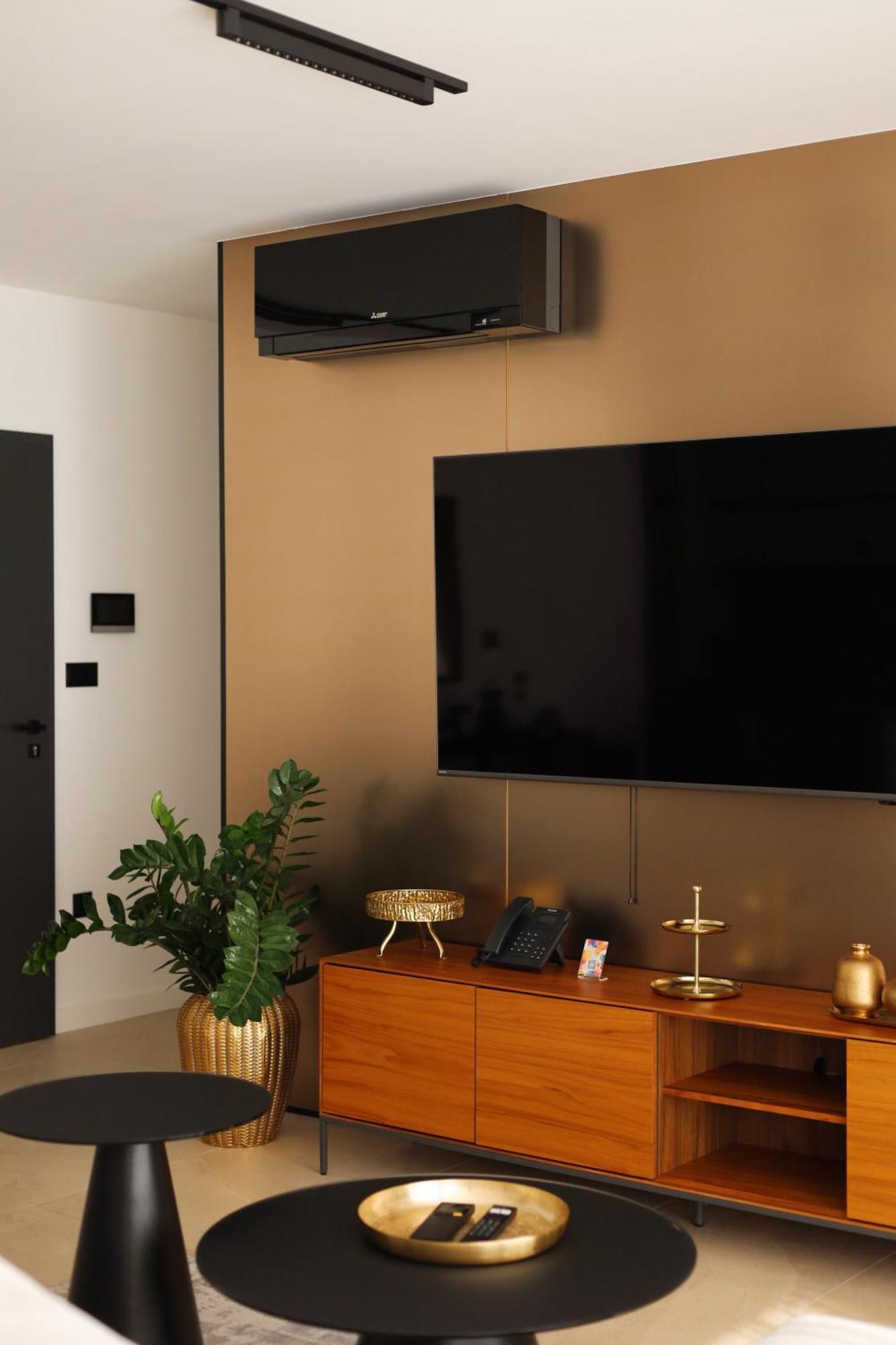 Hotel Medistone أوميس المظهر الخارجي الصورة