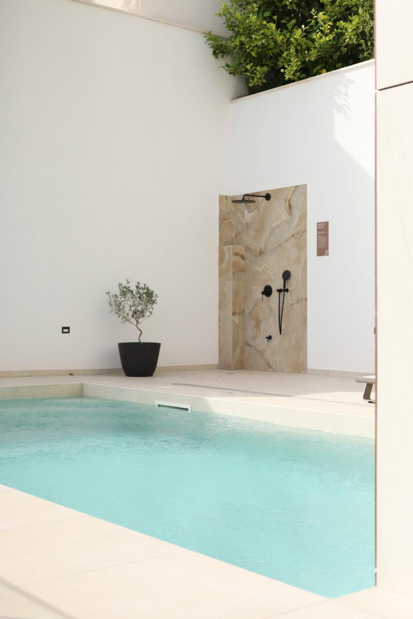 Hotel Medistone أوميس المظهر الخارجي الصورة
